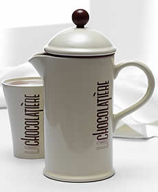 http://www.redmonkeycoffee.co.uk/cart/lacafetiereAug2004/chocolatierepot.jpg